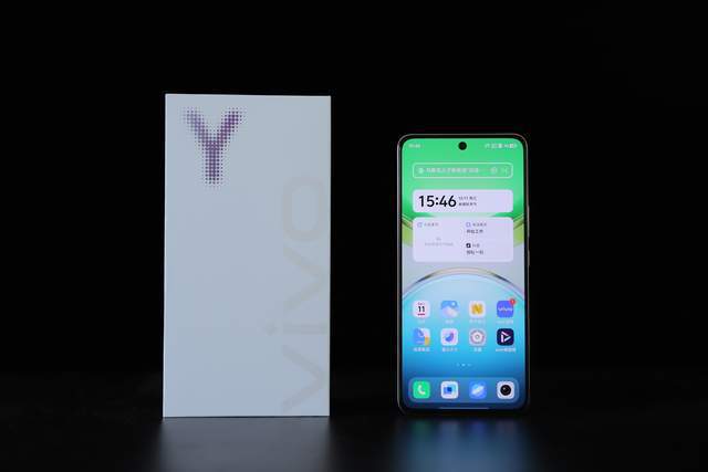 国民手机越级引领者超级扬声器真的太猛了！long8登录vivo Y300评测：(图5)