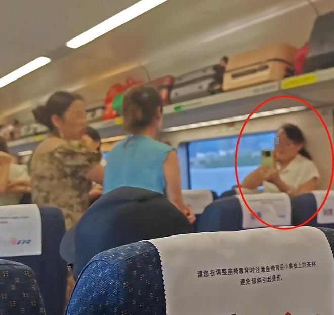 ：多次劝说无果现场曝光回应大妈高铁车厢集体跳舞后续(图5)