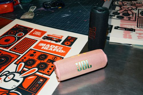 音乐万花筒七代便携式蓝牙音箱全新上市户外进阶自由开声 JBL FLIP7