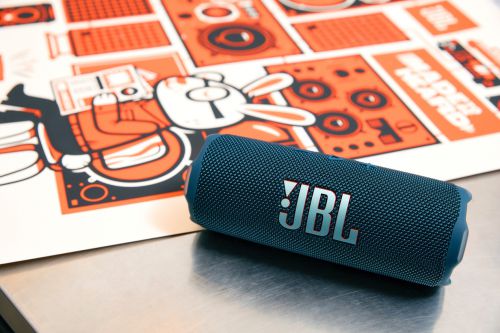 音乐万花筒七代便携式蓝牙音箱全新上市户外进阶自由开声 JBL FLIP7(图3)