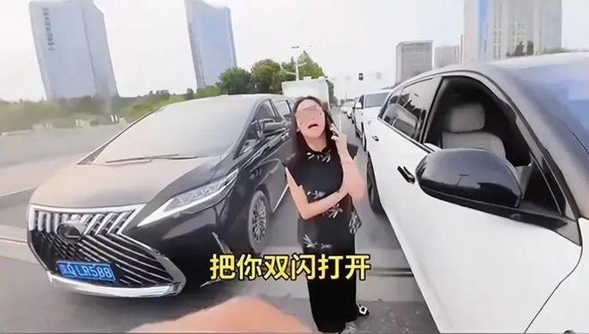 司机气到流产公布完整行车记录仪河北女司机与骑手冲突后续：女(图16)